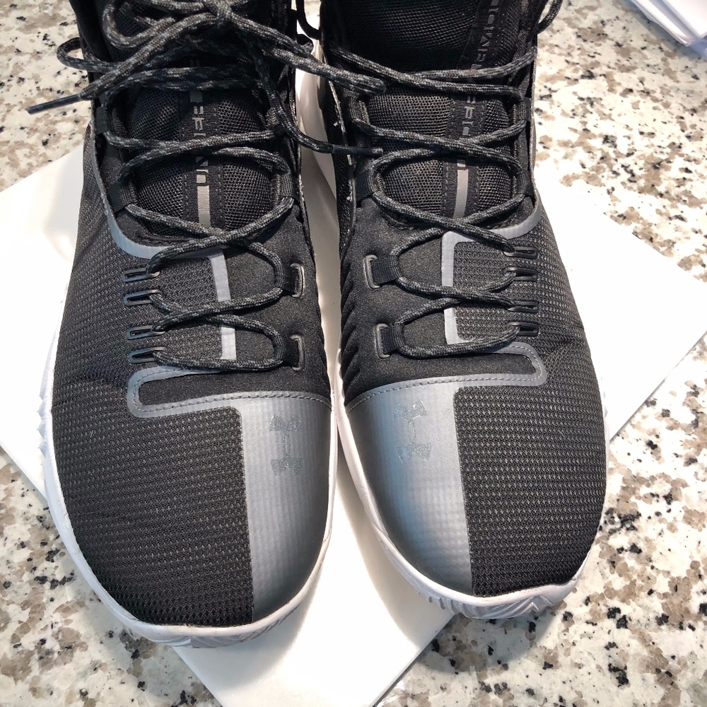 Underarmour sneakers